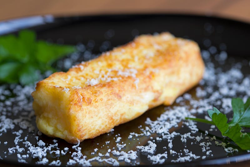 Mozzarella sticks with dipping sauce